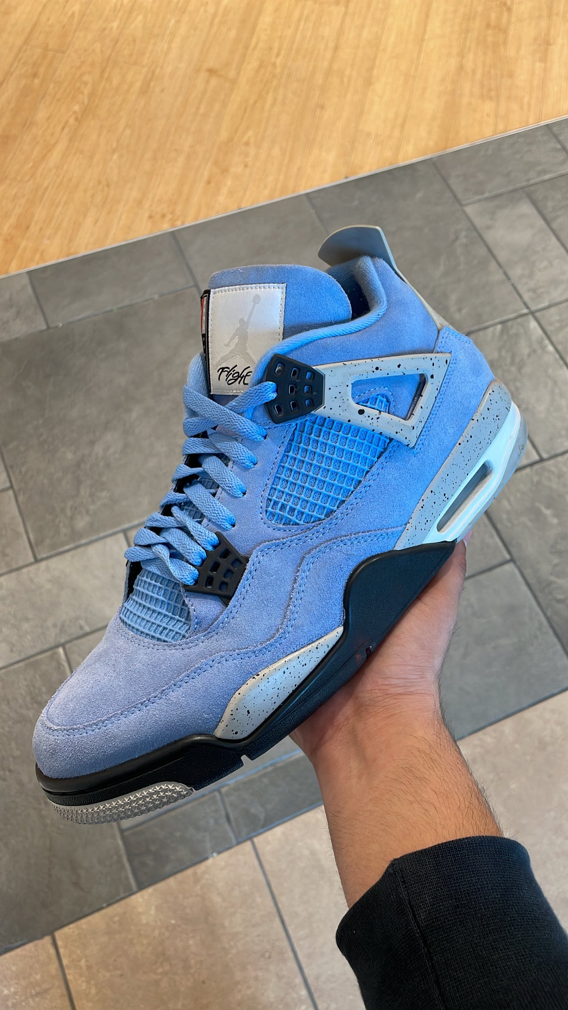 Air Jordan 4 Retro 'University Blue' (Preowned)